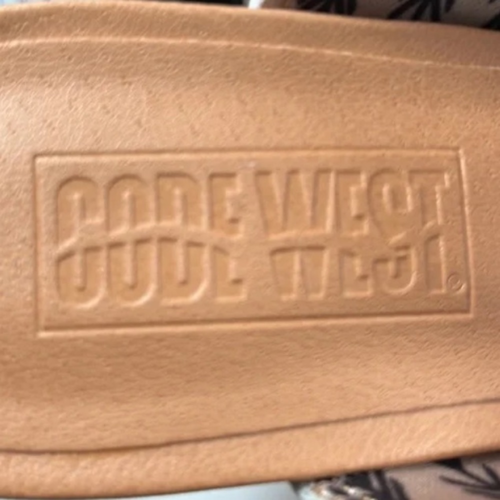 Code West Text Me Mules - Picture 7 of 10